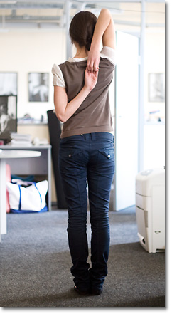 «Встаньте, подвигайтесь, делайте так чаще»: по данным исследования, частые вставания полезны для талии и сердца