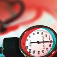 Измерение артериального давления дома помогает выявить неврологические проблемы