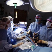 Уникальные высокотехнологичные эндоваскулярные операции при нарушениях ритма сердца проведены в Казани