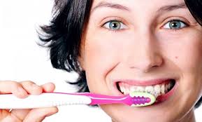 Не хочешь быть сердечником? Чаще чисти зубы!