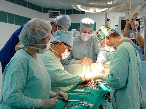 Три в одном: новосибирские кардиохирурги успешно провели уникальную операцию