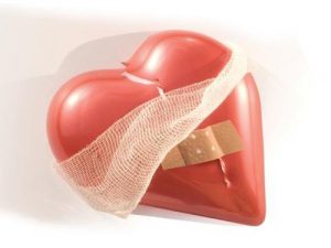 Можно ли заклеить сердце пластырем?