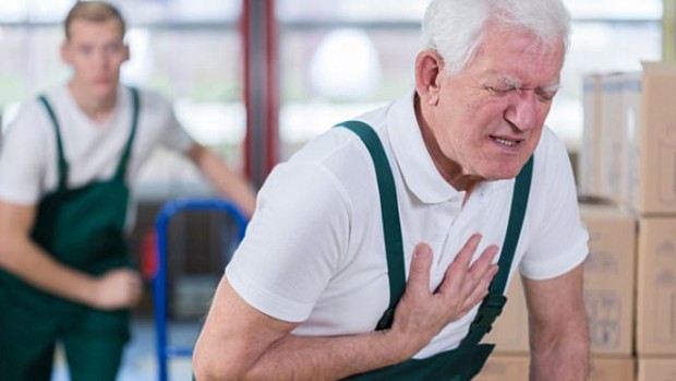 Мужчины начинают страдать от сердечного приступа на 10 лет раньше женщин