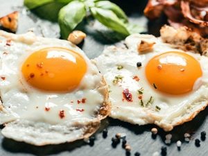 Яйца незаменимы для снижения давления и похудения
