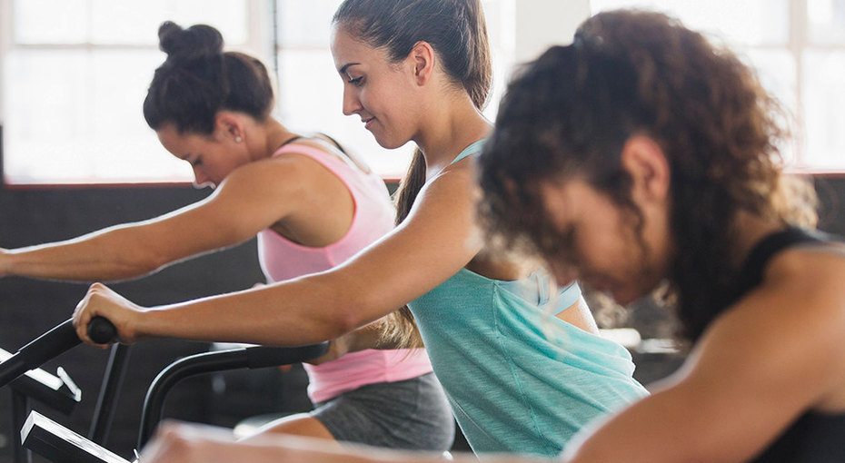 Не только фигура: 11 проблем со здоровьем, от которых помогают регулярные тренировки в спортзале