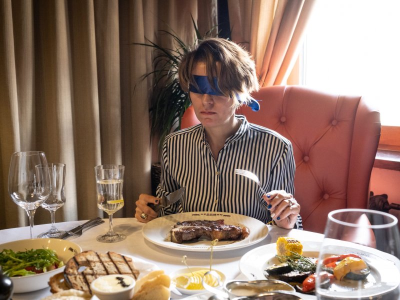 Что сильнее повышает холестерин — говяжий стейк или куриная ножка?