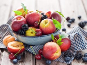 Йогурты и фрукты не только не вредны гипертоникам, а даже полезны