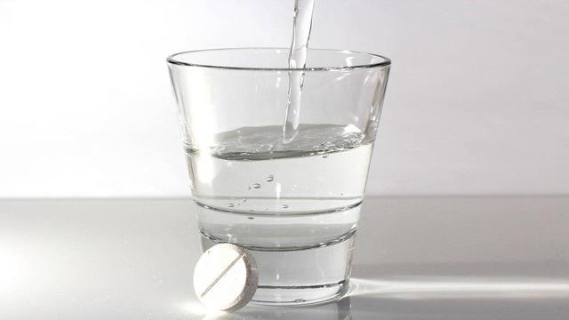 Миллионы людей принимают ненужный им аспирин для профилактики болезней сердца