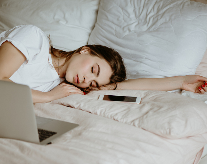 Непостоянная продолжительность сна как фактор риска АГ