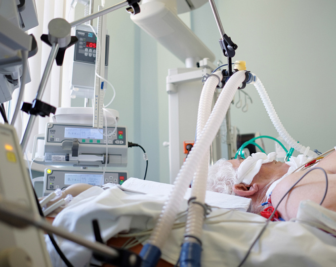 Кома после остановки сердца вне лечебного учреждения: какая интенсивность оксигенотерапии оптимальна?