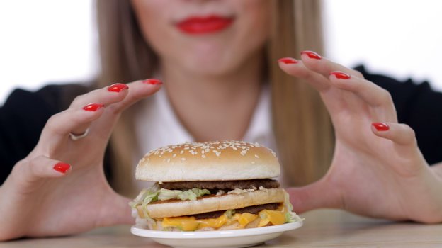 Ученые нашли связь между употреблением фастфуда и здоровьем мозга